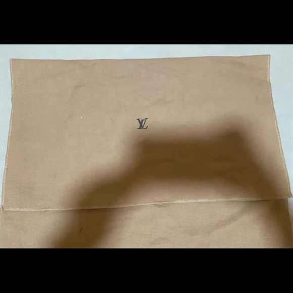 Louis Vuitton
Lumineuse Handbag Monogram Empreinte Leather PM - Picture 13 of 15